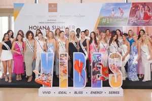 Hoa hậu Hoàn vũ Úc đến Quảng Nam.