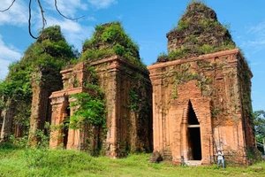 Tháp Chăm Khương Mỹ. Ảnh: TN