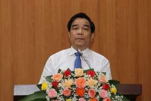 Ông Lê Văn Dũng phát biểu nhận chức Chủ tịch UBND tỉnh Quảng Nam. Ảnh: TN