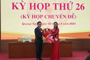 Ông Nguyễn Hoàng Giang được bầu làm Chủ tịch UBND tỉnh Quảng Ngãi. Ảnh: LD