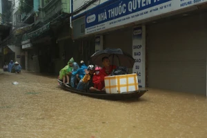 Bí thư Quảng Ngãi kêu gọi mỗi người ủng hộ các tỉnh phía Bắc 1 ngày lương. Ảnh: PLO
