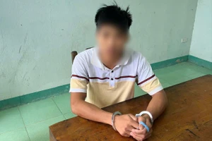 Hiếp dâm bất thành, gã đồi bại tấn công nạn nhân bằng dao