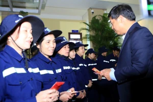 Bí thư, Chủ tịch Quảng Nam thăm bệnh nhân, chúc tết nhiều đơn vị