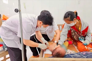 Quảng Nam ghi nhận 215 trẻ sốt cao, 2 trẻ tử vong