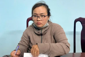 Nữ quái nhẫn tâm trộm tiền của cụ bà bán rau