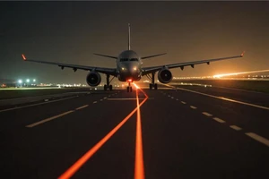 Phi công hạ cánh xuống Sân bay Đà Nẵng liên tục bị chiếu laze