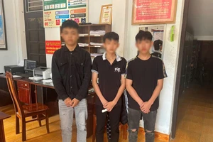 2 nhóm thanh thiếu niên giải quyết mâu thuẫn bằng súng ná, dao