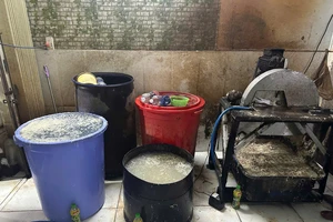 Sử dụng hoá chất tẩy trắng chế biến thực phẩm hoa chuối