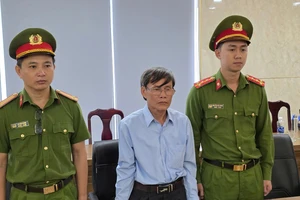 Cựu nhân viên đăng ký đất đai giả chữ ký lãnh đạo, chiếm đoạt tiền người dân