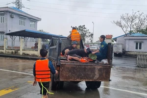 Vụ 8 người ngạt khí: Lúc phát hiện máy phát điện đang nổ, cửa đóng kín