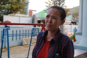 Báo Pháp Luật TP.HCM mang yêu thương đến bà con miền Trung sau bão số 13