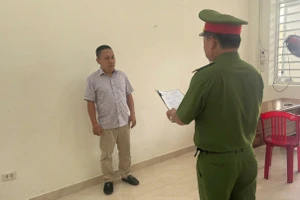 Bắt người tự xưng tổng giám đốc, vẽ dự án bán đất cho khách hàng