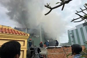 Cháy nhà trong khu dân cư ở Đà Nẵng