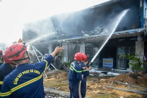 Cháy lớn tại cửa hàng vật liệu xây dựng ở TP Đà Nẵng.