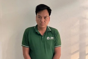 Anh bị cảnh sát bắt giữ khi về TP Đà Nẵng thăm người thân. Ảnh: CA