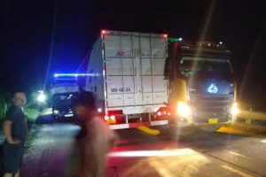 Hiện trường vụ tai nạn liên hoàn trên đường Hồ Chí Minh.