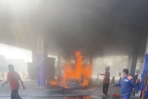Kỹ năng thoát hiểm khi ô tô bất ngờ bốc cháy