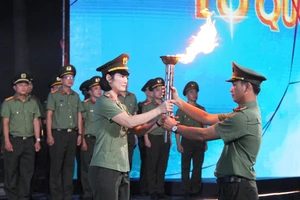 Đêm gala "Tổ quốc bình yên". Ảnh: TN