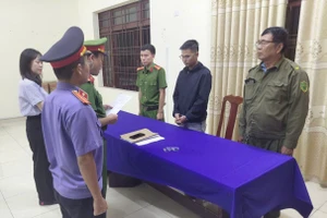 Bắt tạm giam tài xế vụ ô tô bốc cháy ở cây xăng. Ảnh: CA