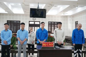 Các bị cáo tại phiên toà. Ảnh: AC