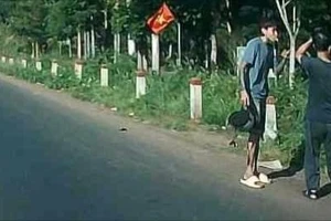 Khởi tố 1 thanh niên vô cớ chặn đánh người đi đường chấn thương sọ não