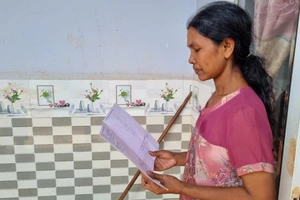 Yêu cầu làm rõ vụ bị mất sổ đỏ và rút ruột đất thổ cư sau khi bán đất