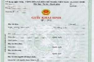 Tưởng là con của người chồng đầu, hóa ra lại là con của người chồng sau