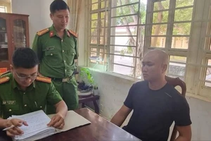 Một phụ nữ có thư cảm ơn công an vì đã bắt giữ kẻ truy sát mình