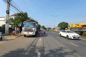 1 phụ nữ bán vé số bị xe tải tông tử vong