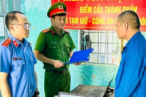 Nam thanh niên liên tục bị tống tiền vì gửi clip nóng người giả gái trên mạng