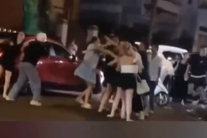 Vụ mâu thuẫn trên bàn nhậu, lái ô tô tông vào xe người khác: Bắt tạm giam 1 bị can