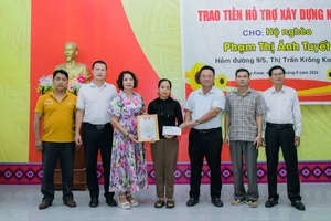 Thêm 10 hộ nghèo ở vùng sâu Đắk Lắk được hỗ trợ xây nhà mới