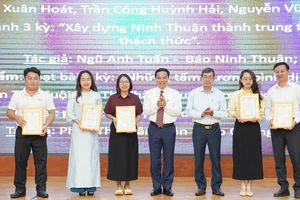 22 tác phẩm đoạt giải báo chí Nam Trung bộ lần thứ nhất