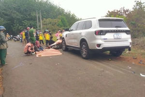 Thương tâm: Va chạm với ô tô, 2 học sinh tử vong 