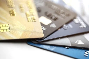 1 phụ nữ nhận tiền của người nước ngoài để bán thông tin tài khoản ngân hàng