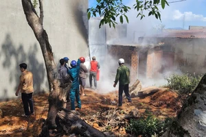 Sau tiếng nổ bí ẩn, phát hiện nạn nhân tử vong trong nhà vệ sinh