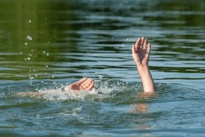 5 học sinh rủ nhau ra đập tắm, 2 em đuối nước tử vong