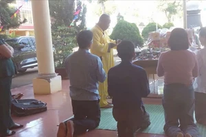 Hiệu trưởng nói lý do về việc cúng giải hạn trong trường