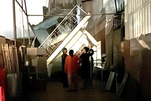 Căn nhà cấp 4 đổ sập khi bên cạnh đào móng xây nhà 