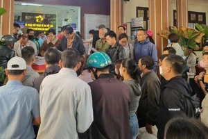 Người dân Đắk Lắk đi nộp hồ sơ đất đai từ 3 giờ sáng, cán bộ tăng giờ làm