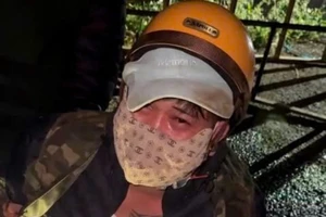 Trộm chó xịt hơi cay vào công an khi bị kiểm tra