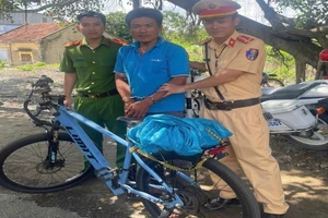 Đang chạy xe đạp ăn trộm ở Đắk Nông sang Đắk Lắk thì bị bắt