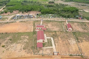 Làm khu tái định cư rồi bỏ hoang, xuống cấp