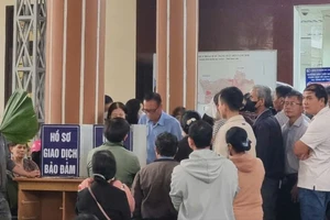 Đắk Lắk: Trước thời điểm bỏ cấp huyện, người dân đổ xô đi làm hồ sơ