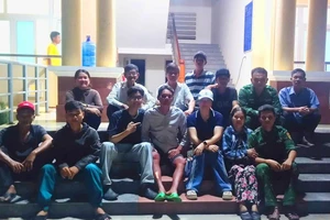 Ngư dân sống sót sau 24 giờ rơi xuống biển: Có đàn cá heo nâng đỡ?