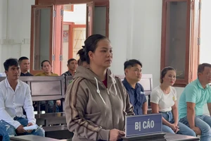 1 phụ nữ lãnh 9 năm tù vì đâm hai người đàn ông trọng thương