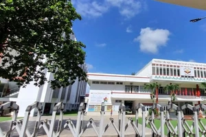 Nam sinh bị đình chỉ học sau khi đi Hàn Quốc thăm mẹ và cái kết có hậu