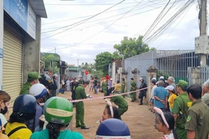 Vụ sát hại 4 người trong gia đình ở Đắk Lắk: Bé trai 12 tuổi leo tường chạy thoát