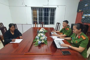 Người mẹ ném con trai xuống giếng bị bắt tạm giam 