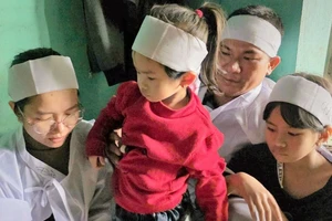 Bàn thờ không di ảnh và câu chuyện về những người ngã xuống dòng nước lũ vì người thân